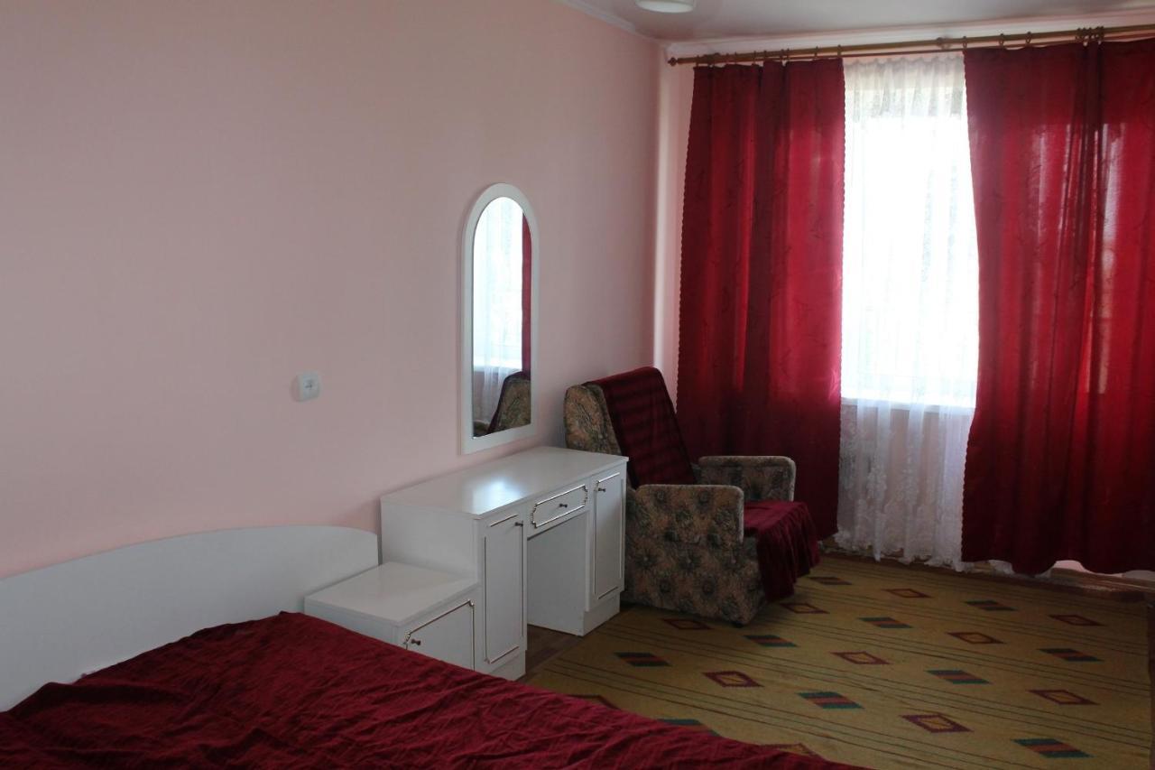 Kometa-2 Hotel Koblevo Oda fotoğraf